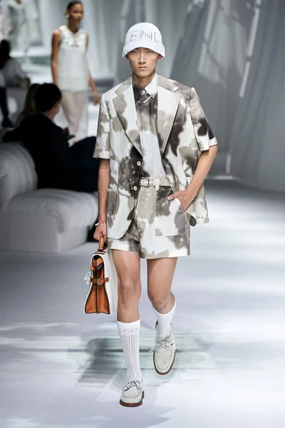 Look 7
